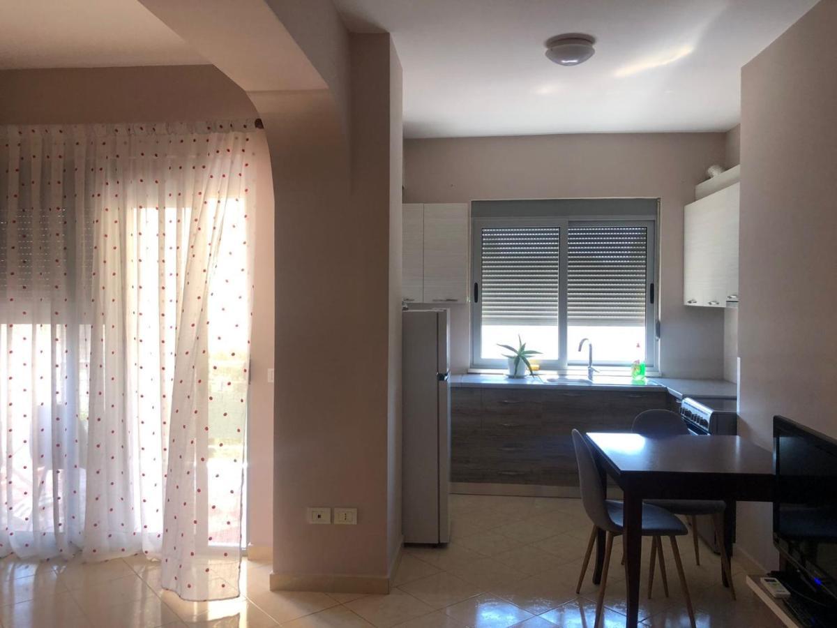 Center Apartment Vlorë Exteriör bild