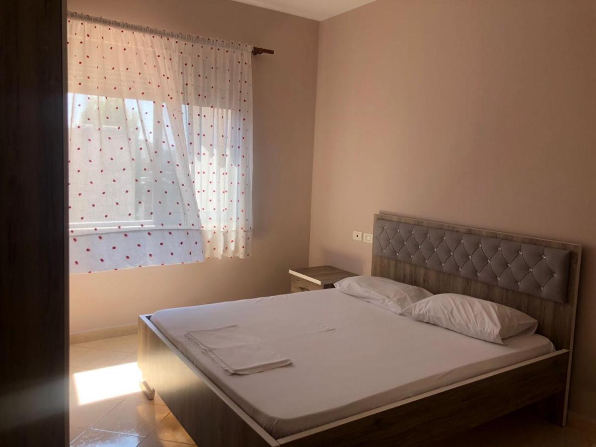 Center Apartment Vlorë Exteriör bild