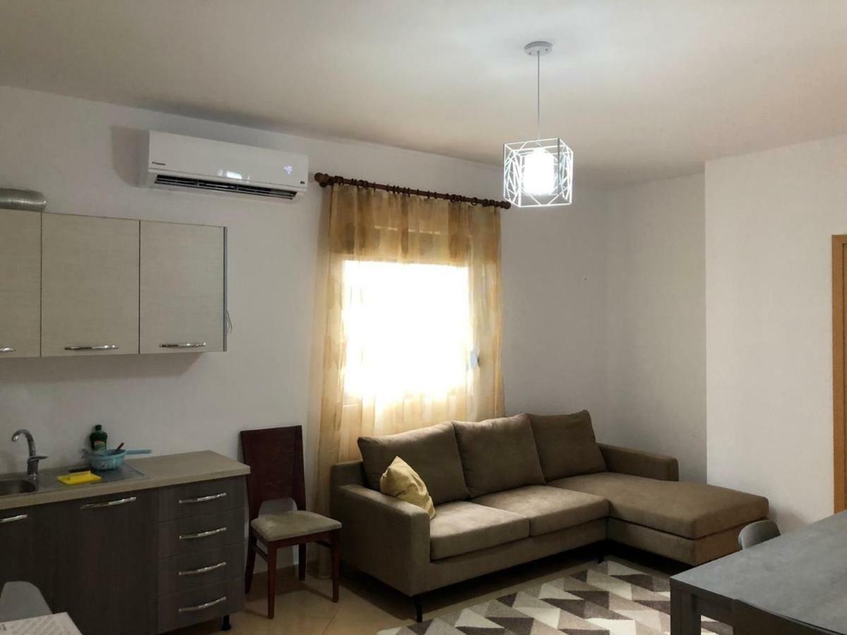 Center Apartment Vlorë Exteriör bild