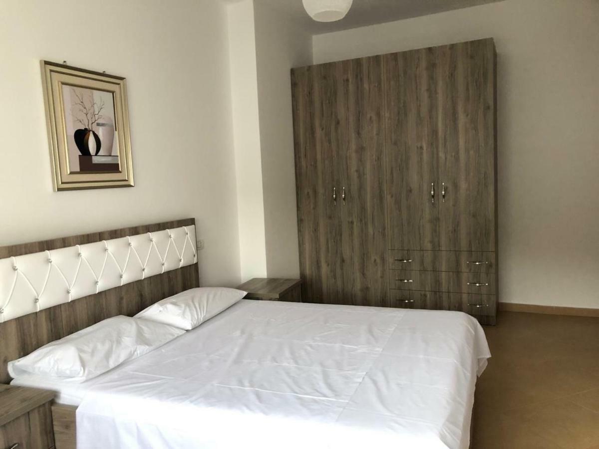 Center Apartment Vlorë Exteriör bild