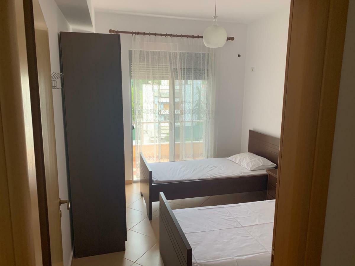 Center Apartment Vlorë Exteriör bild